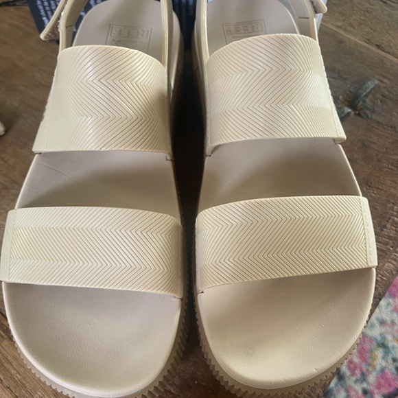 Reef sandals - Picture 5 of 5